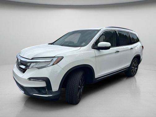 White Diamond Pearl 2019 Honda Pilot Touring 8-Passenger