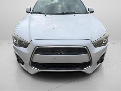 White Pearl 2014 Mitsubishi Outlander Sport SE