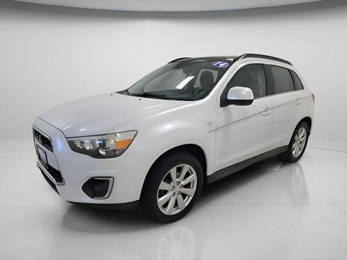 White Pearl 2014 Mitsubishi Outlander Sport SE