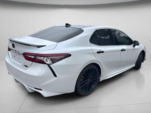 Wind Chill Pearl 2021 Toyota Camry XSE
