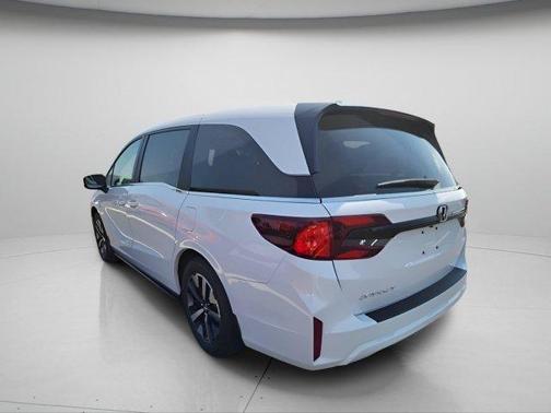 Platinum White Pearl 2026 Honda Odyssey EX-L