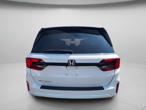 Platinum White Pearl 2026 Honda Odyssey EX-L
