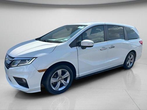 White Diamond Pearl 2018 Honda Odyssey EX-L