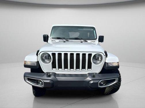 Bright White Clearcoat 2018 Jeep Wrangler Unlimited Sahara