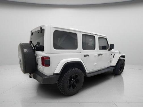 Bright White Clearcoat 2018 Jeep Wrangler Unlimited Sahara
