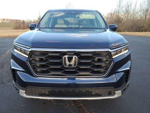 2023 Honda Pilot AWD EX-L 8 Passenger