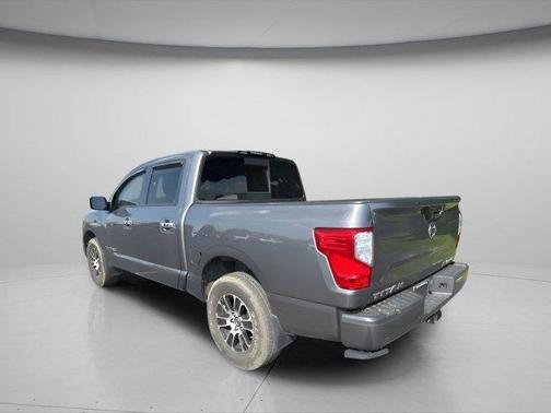 2021 Nissan Titan SV