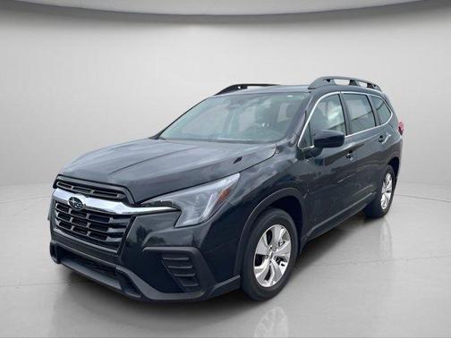 Crystal Black Silica 2023 Subaru Ascent Base 8-Passenger