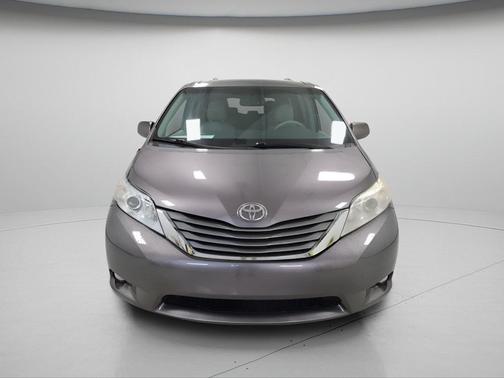 Predawn Gray Mica 2014 Toyota Sienna XLE