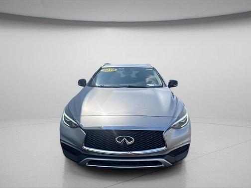 2018 INFINITI QX30 Luxury