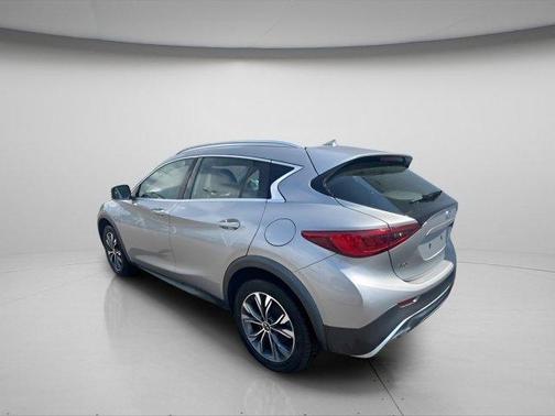 2018 INFINITI QX30 Luxury