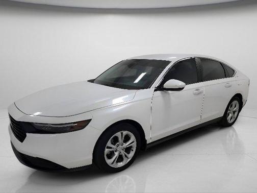 Platinum White Pearl 2024 Honda Accord LX 1.5T