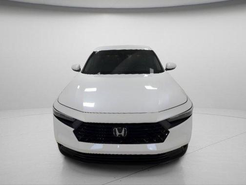 Platinum White Pearl 2024 Honda Accord LX 1.5T