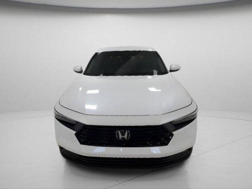 Platinum White Pearl 2024 Honda Accord LX 1.5T
