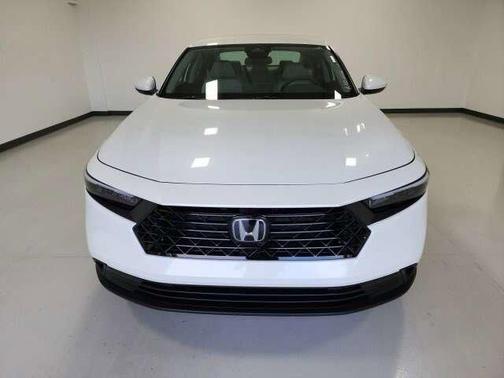 Platinum White Pearl 2024 Honda Accord LX 1.5T