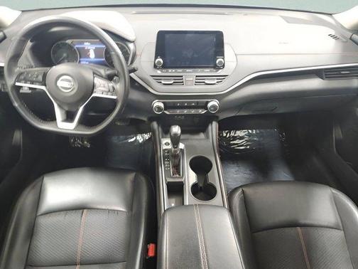 Pearl White Tricoat 2019 Nissan Altima 2.5 SR