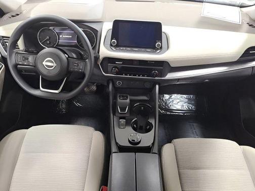Pearl White Tricoat 2023 Nissan Rogue SV