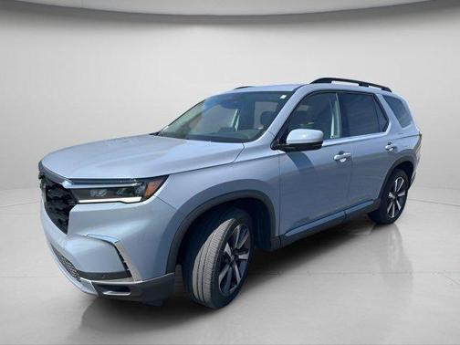 Sonic Gray Pearl 2023 Honda Pilot Touring 8-Passenger