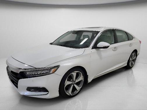 Platinum White Pearl 2019 Honda Accord Touring 2.0T