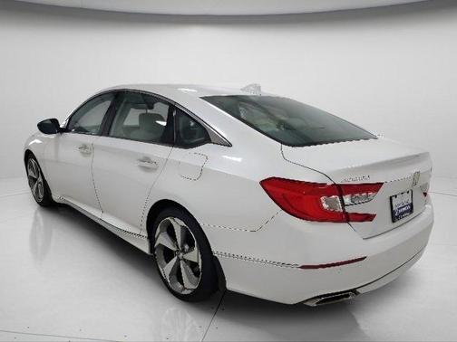 Platinum White Pearl 2019 Honda Accord Touring 2.0T