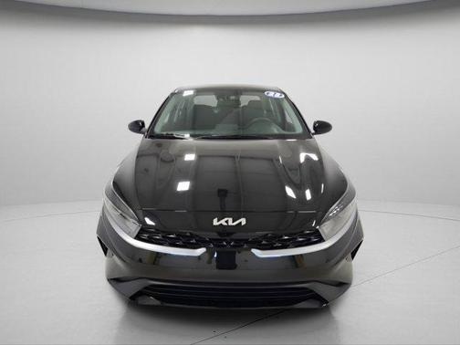 Aurora Black 2023 Kia Forte LXS