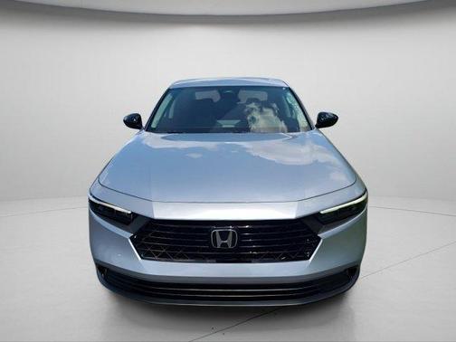 Solar Silver Metallic 2026 Honda Accord SE