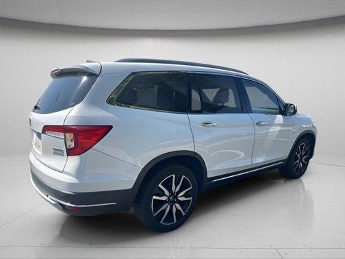 2020 Honda Pilot Touring 8-Passenger