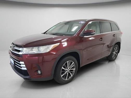 Ooh La La Rouge Mica 2018 Toyota Highlander SE