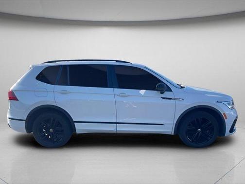 2022 Volkswagen Tiguan 2.0T SE R-Line Black 4MOTION