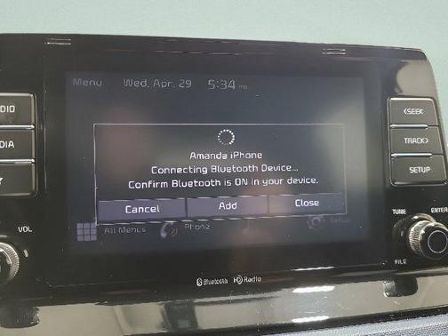 Clear White/Black Roof 2023 Kia Seltos S