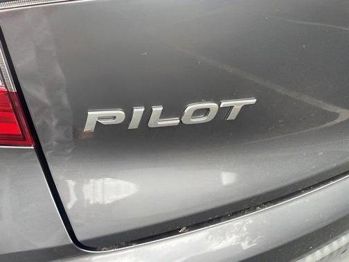 Modern Steel Metallic 2022 Honda Pilot Touring 8-Passenger