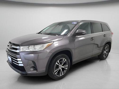 Predawn Gray Mica 2019 Toyota Highlander LE I4