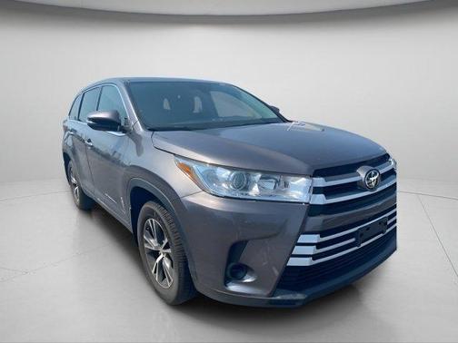 Predawn Gray Mica 2019 Toyota Highlander LE I4