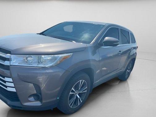 Predawn Gray Mica 2019 Toyota Highlander LE I4