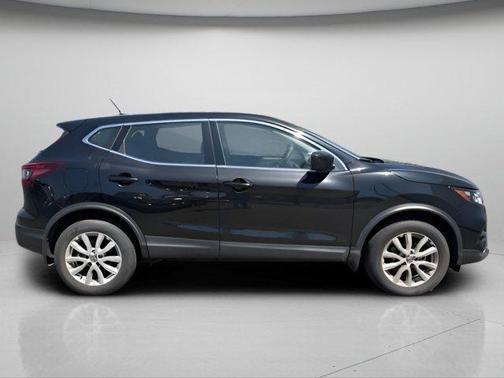 Magnetic Black Pearl 2022 Nissan Rogue Sport S