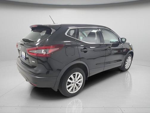 Magnetic Black Pearl 2022 Nissan Rogue Sport S