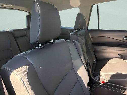 Modern Steel Metallic 2022 Honda Pilot Touring 8-Passenger