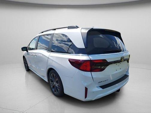 Platinum White Pearl 2026 Honda Odyssey Touring