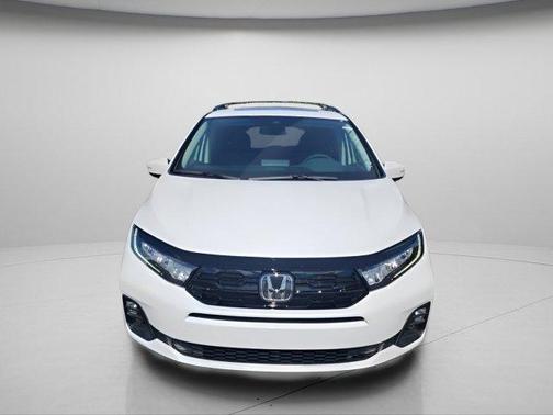 Platinum White Pearl 2026 Honda Odyssey Touring