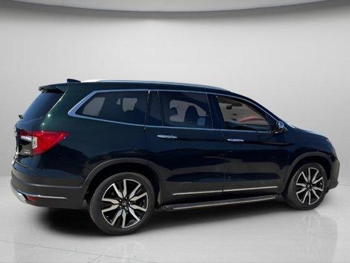 Black Forest Pearl 2020 Honda Pilot Touring 8-Passenger