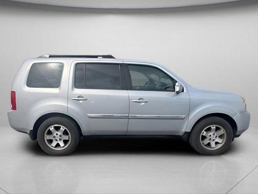 Alabaster Silver Metallic 2011 Honda Pilot Touring