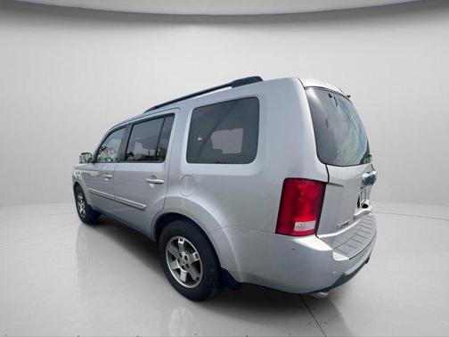 Alabaster Silver Metallic 2011 Honda Pilot Touring