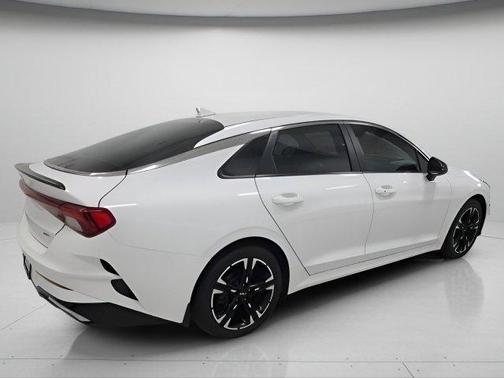 Glacial White Pearl 2024 Kia K5 GT-Line