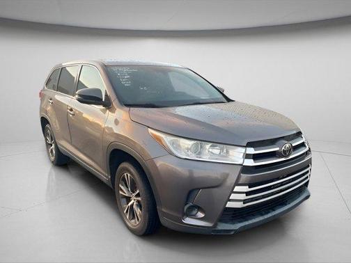 2019 Toyota Highlander LE I4