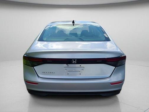 Solar Silver Metallic 2026 Honda Accord SE