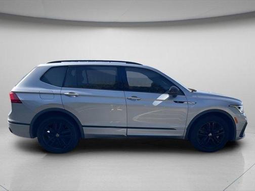 2022 Volkswagen Tiguan 2.0T SE R-Line Black 4MOTION