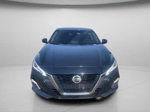 Super Black 2022 Nissan Altima SR Intelligent AWD