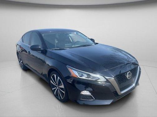 Super Black 2022 Nissan Altima SR Intelligent AWD