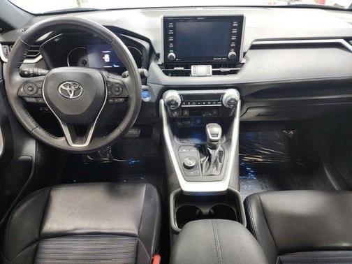 2020 Toyota RAV4 Hybrid SE