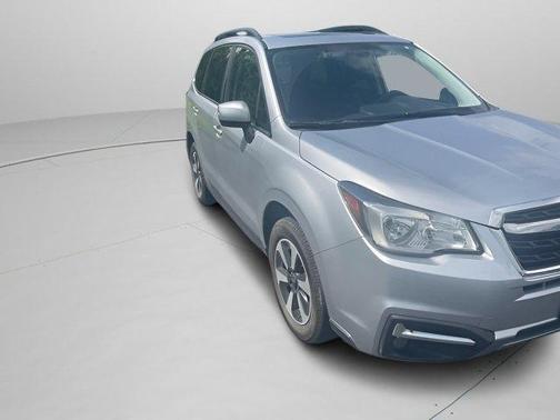 Ice Silver Metallic 2018 Subaru Forester 2.5i Premium